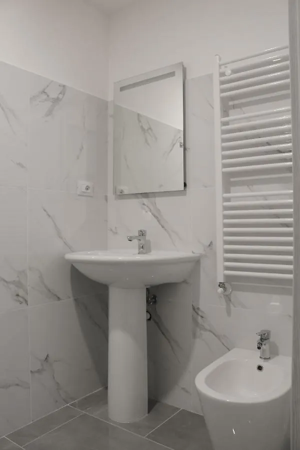 Guest house Gambara Guests House Hotel Milan Italy